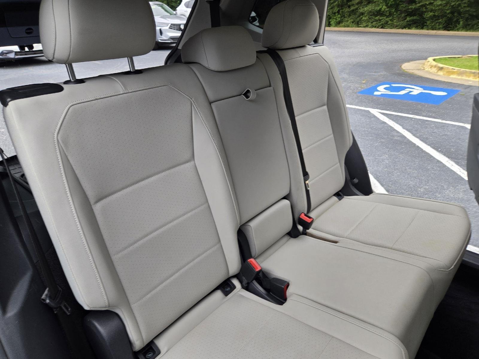 Used 2020 Deep Black Pearl Volkswagen SEL image 14