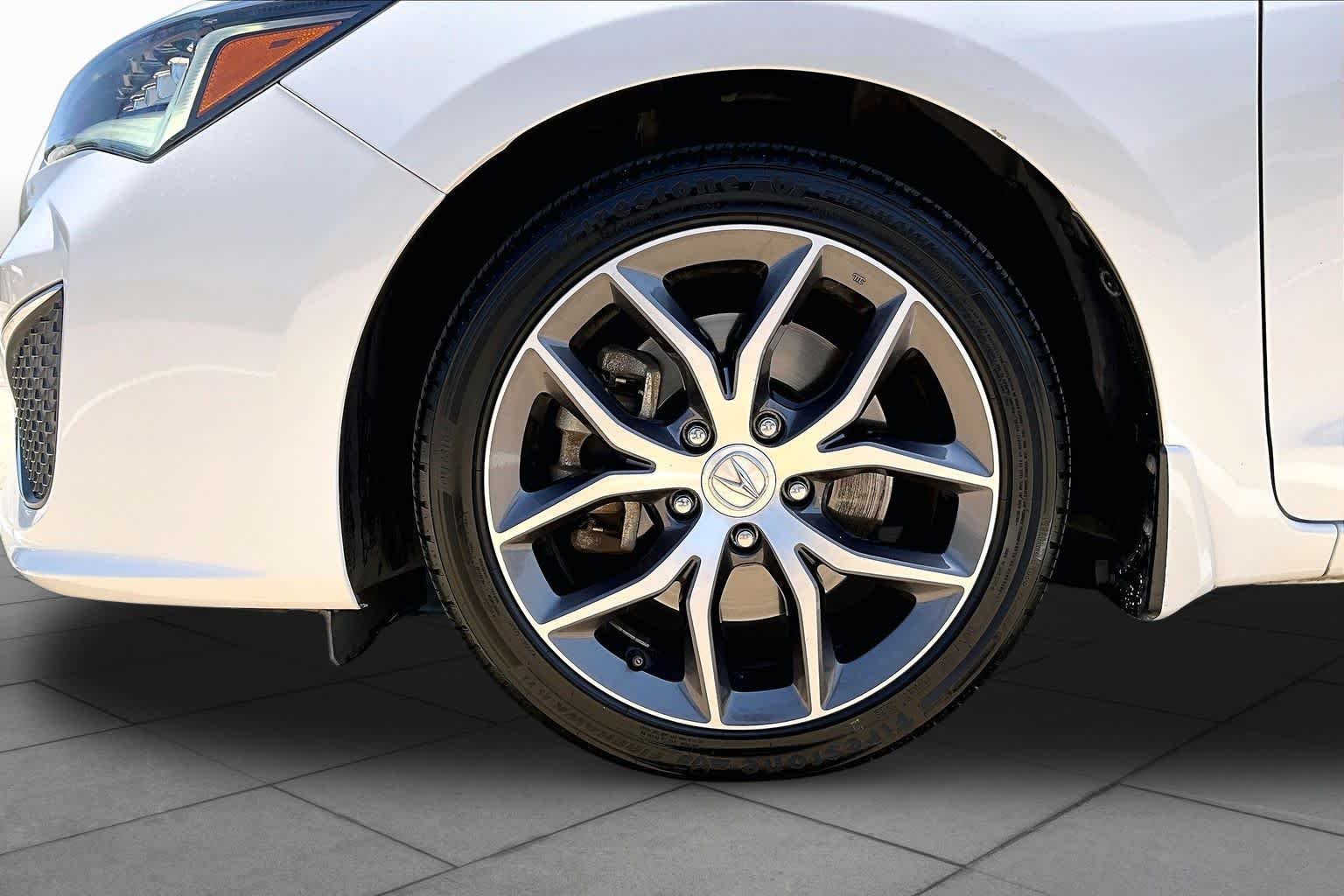 Used 2021 Platinum White Pearl Acura w/Premium Package image 11