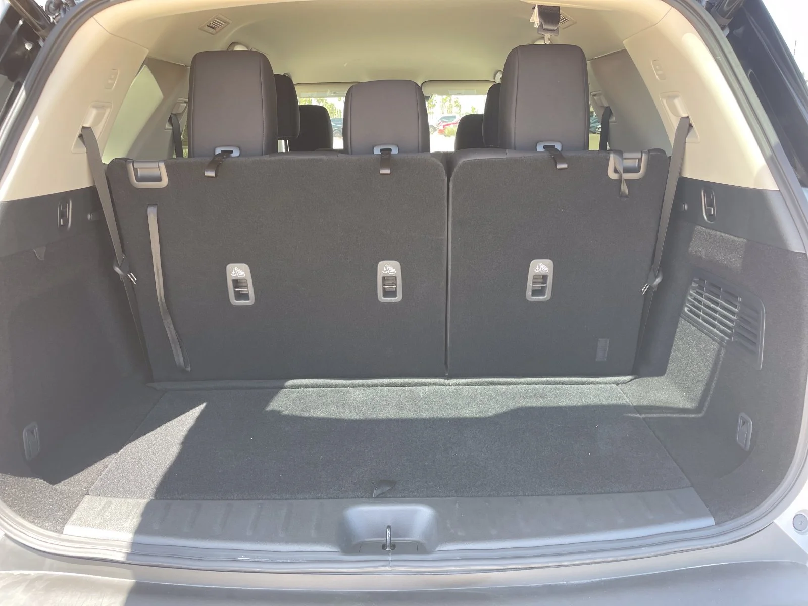 Used 2025 Silver Nissan SV image 26