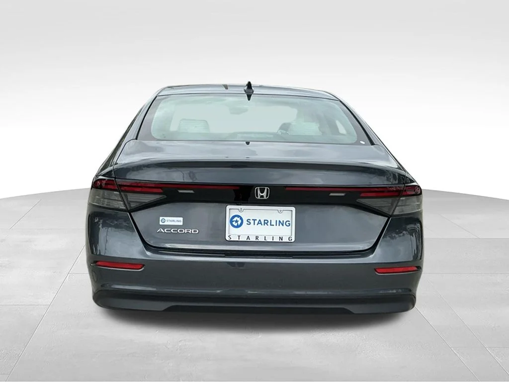 Used 2024  Honda LX image 9