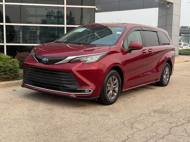 Used 2023 Pearl Toyota XLE image 7