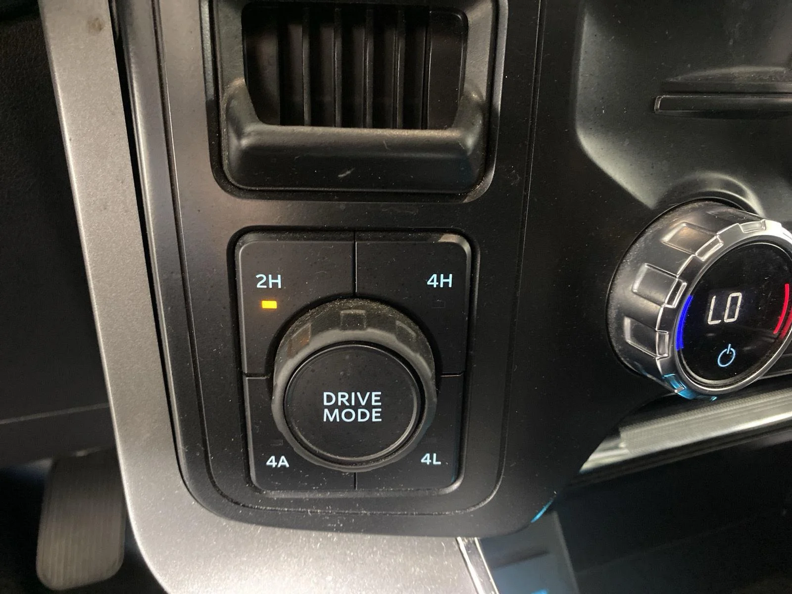 Used 2021 Iconic Silver Ford LARIAT image 21