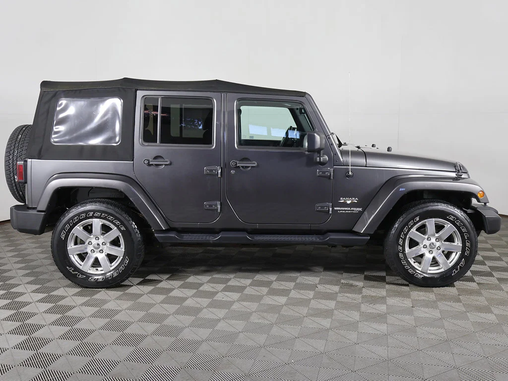 Used 2018 Crystal Metallic Jeep Unlimited Sahara image 13