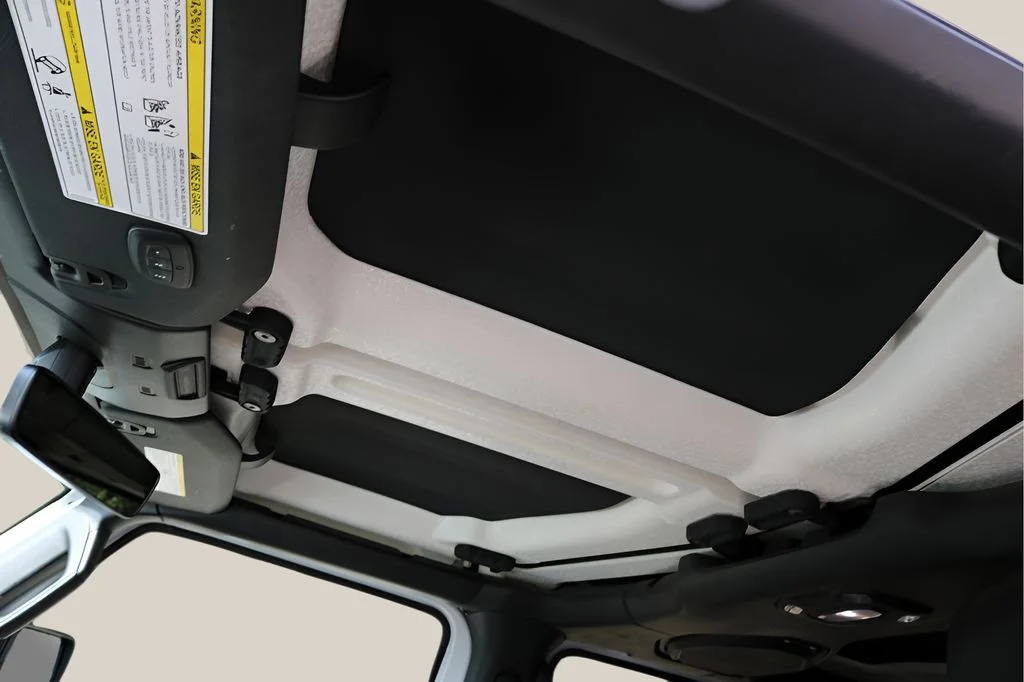 Used 2018 White Jeep Unlimited Sahara image 10