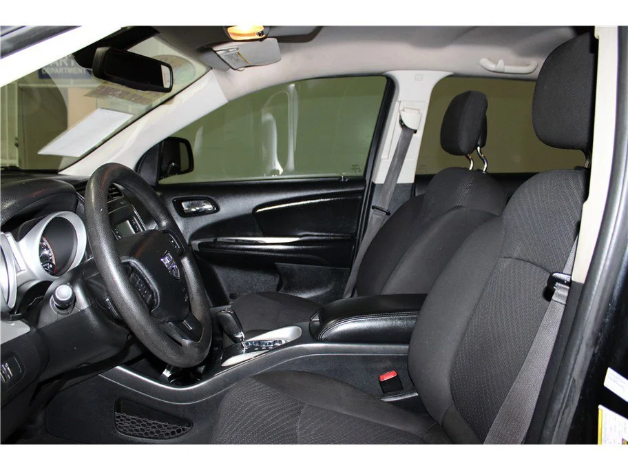 Used 2019 Pitch Black Clearcoat Dodge SE Value Pkg image 10