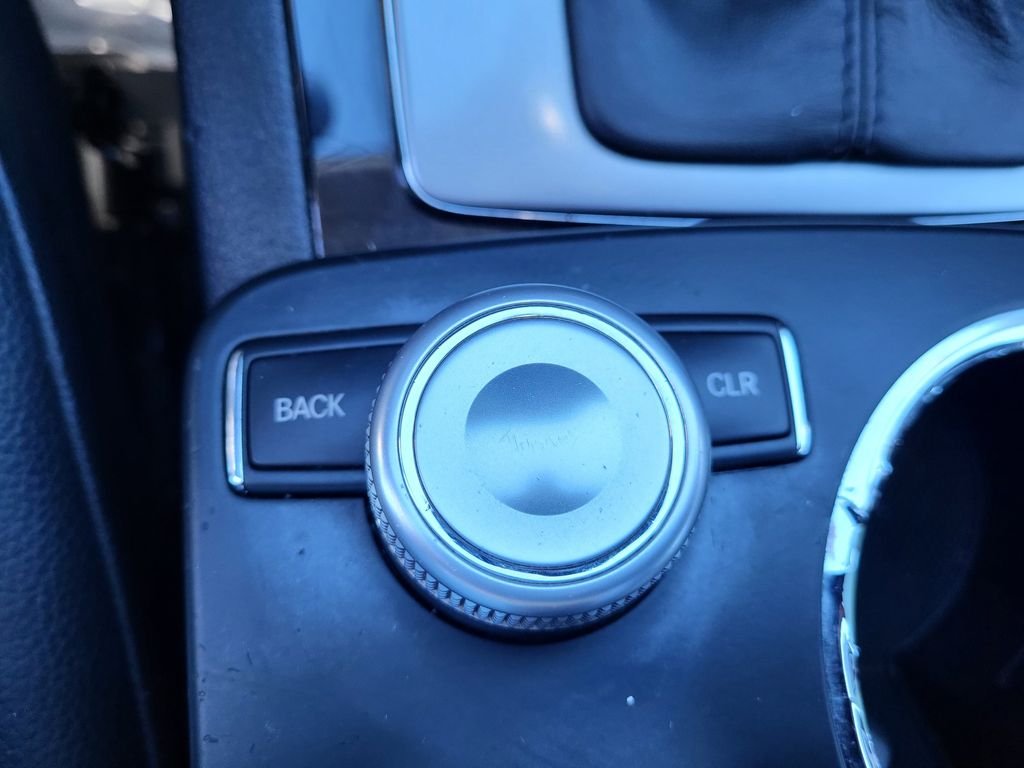 Used 2010 Black Mercedes-Benz GLK 350 image 29
