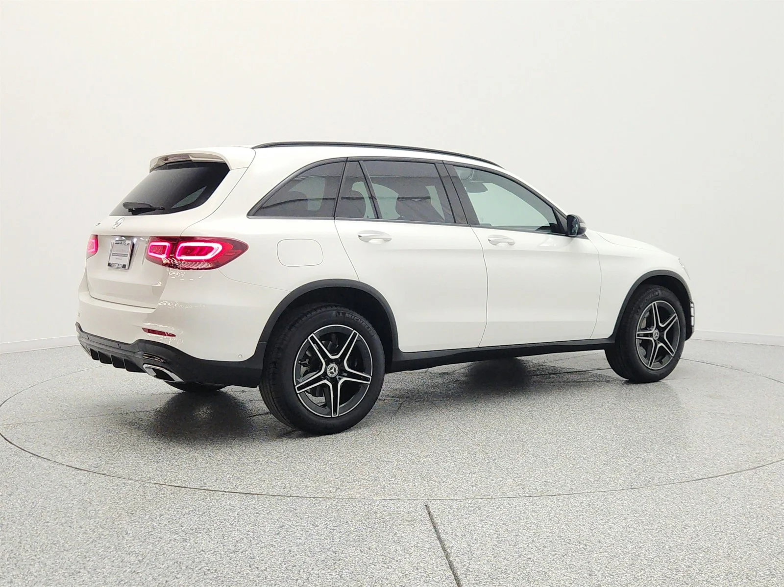 Used 2022 Polar White Mercedes-Benz GLC 300 SUV image 5