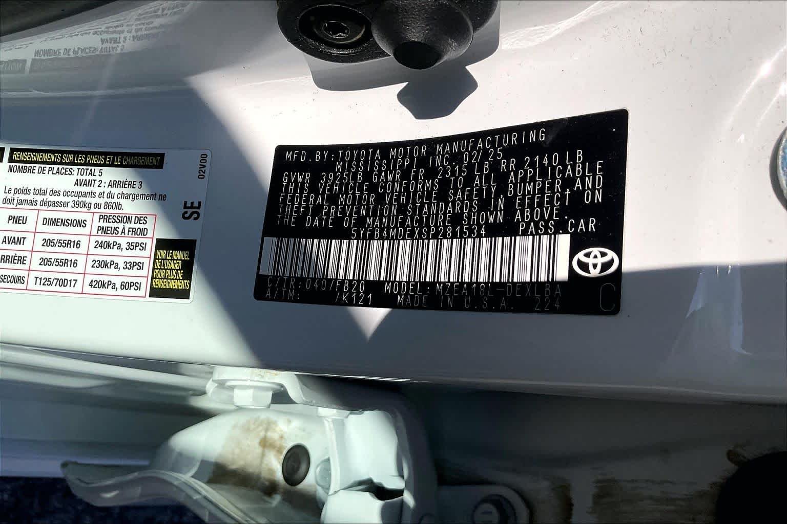 Used 2025 Ice Cap Toyota LE image 33