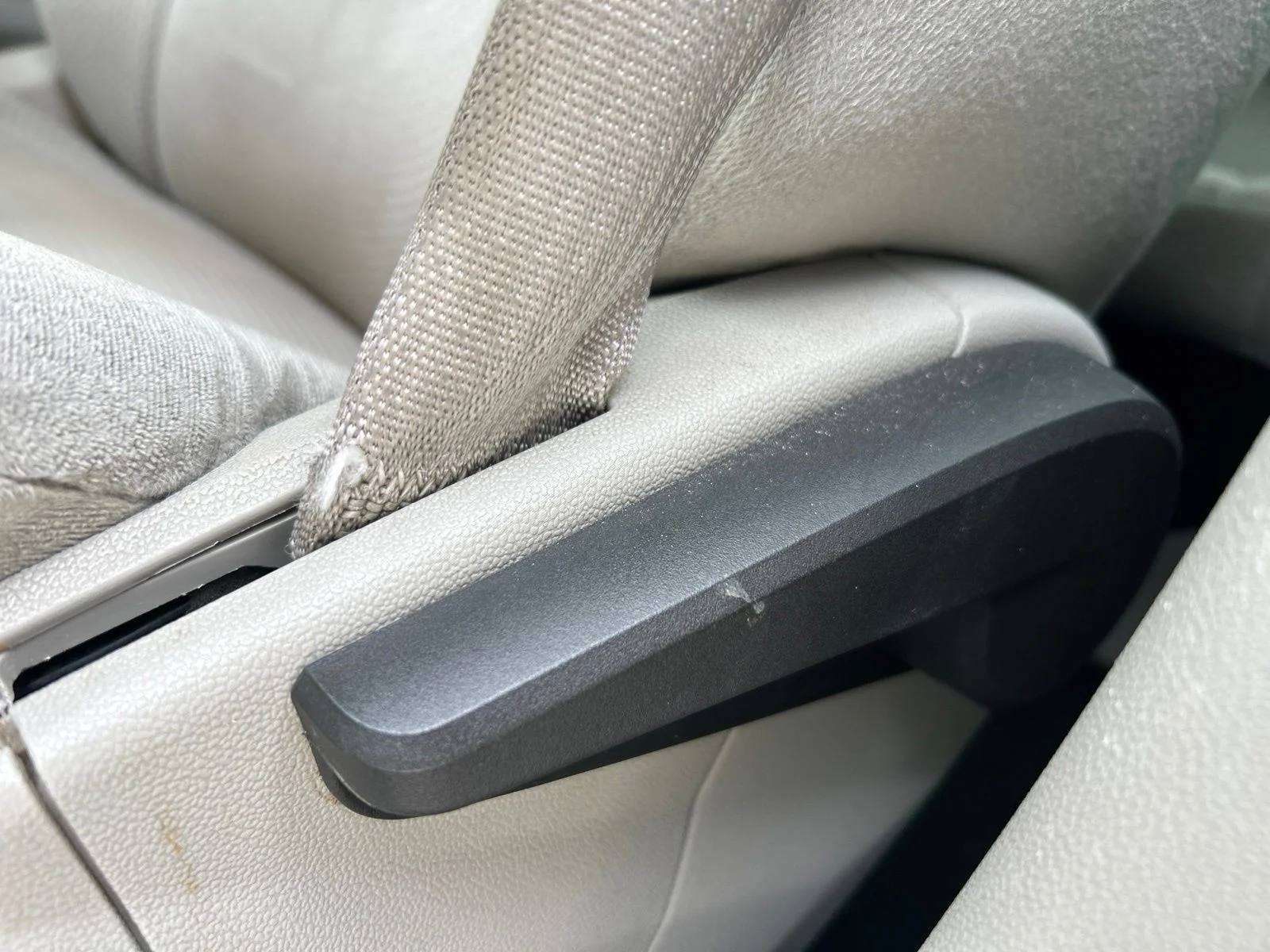 Used 2013 Stone White Dodge SXT image 26