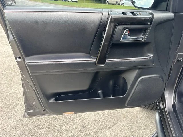 Used 2020 Gray Toyota Venture image 16