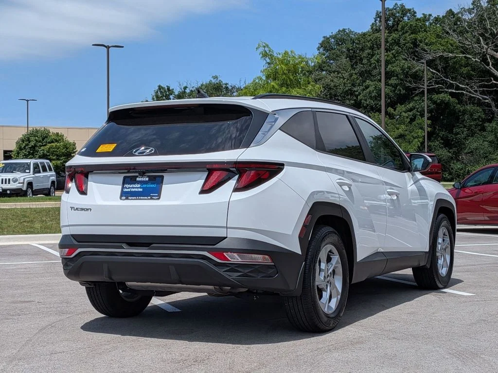 Used 2024 White Hyundai SEL image 7