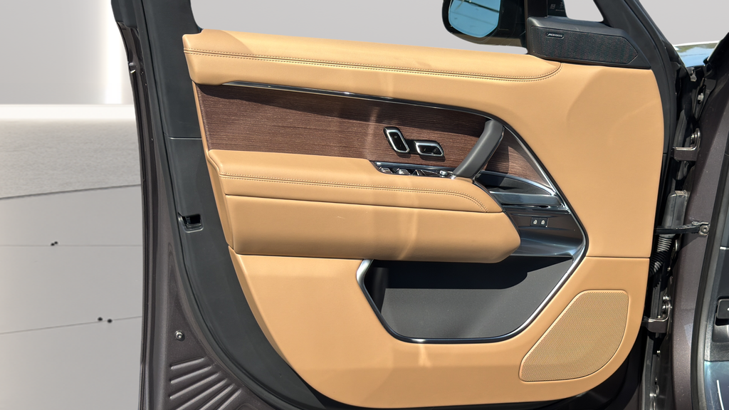 New 2026 Charente Grey Land Rover SE image 20