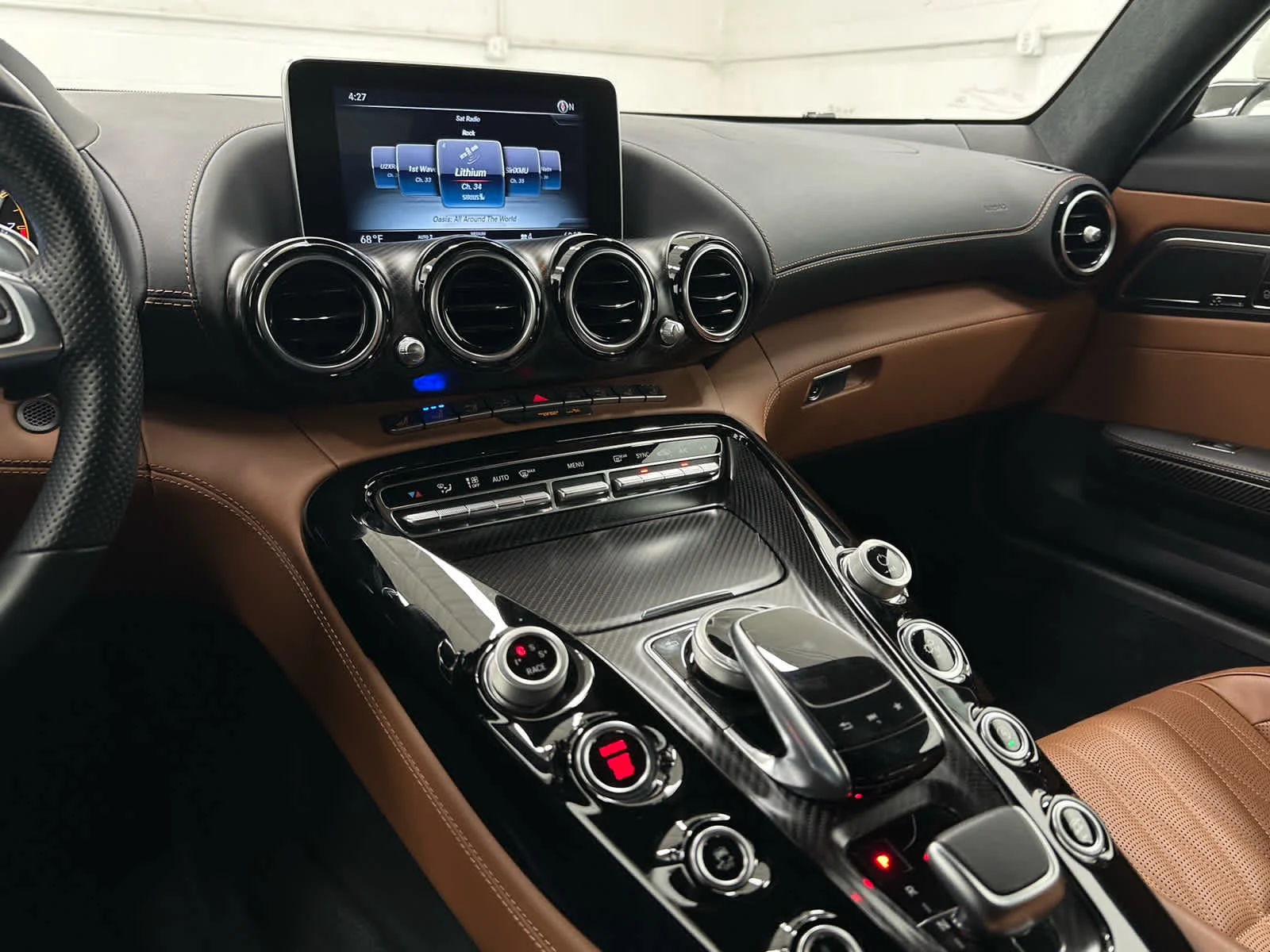Used 2018 designo Diamond White Metallic Mercedes-Benz AMG® GT C image 28