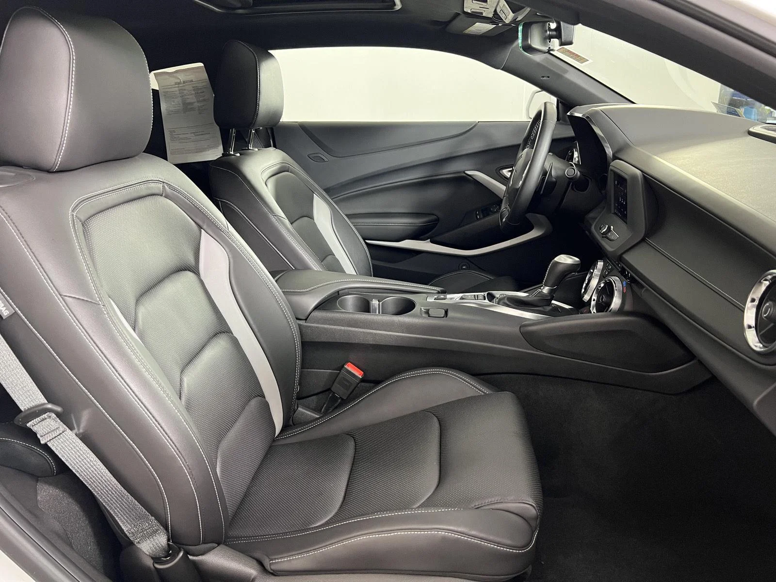 Used 2024 Summit White Chevrolet 2LT image 21