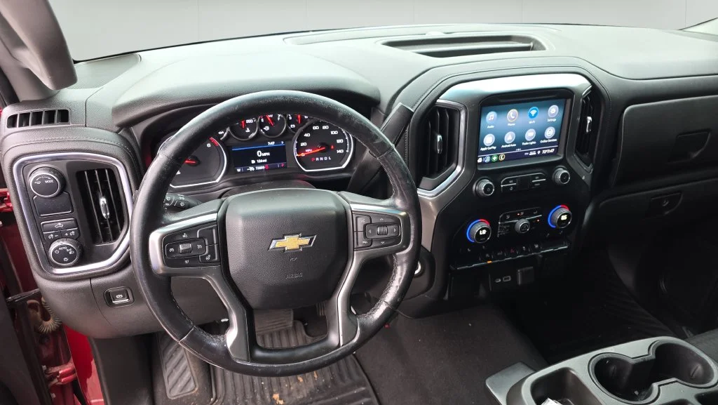 Used 2022 Red Chevrolet LT image 18