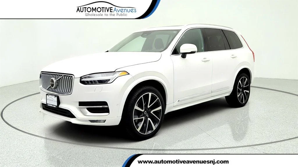 2023 Volvo XC90 B5 Plus 4WD's photo
