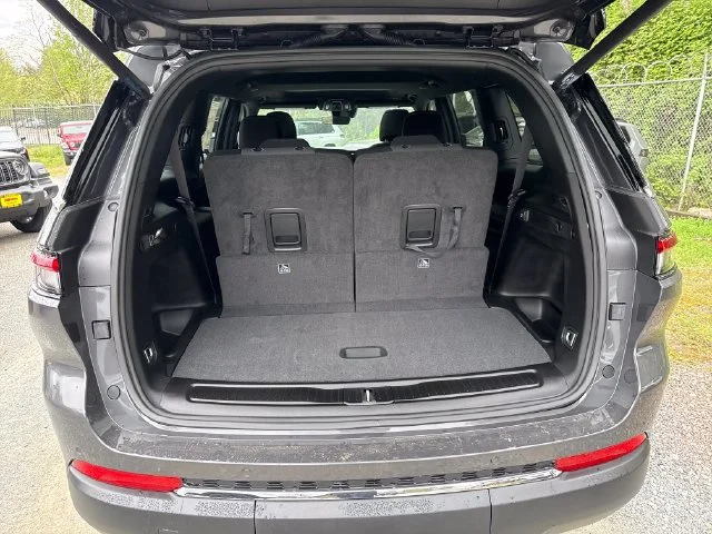 New 2026 Baltic Gray Metallic Clear-Coat Exterior Paint Jeep Laredo image 13