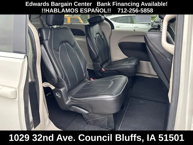 Used 2020 White Chrysler Limited image 10