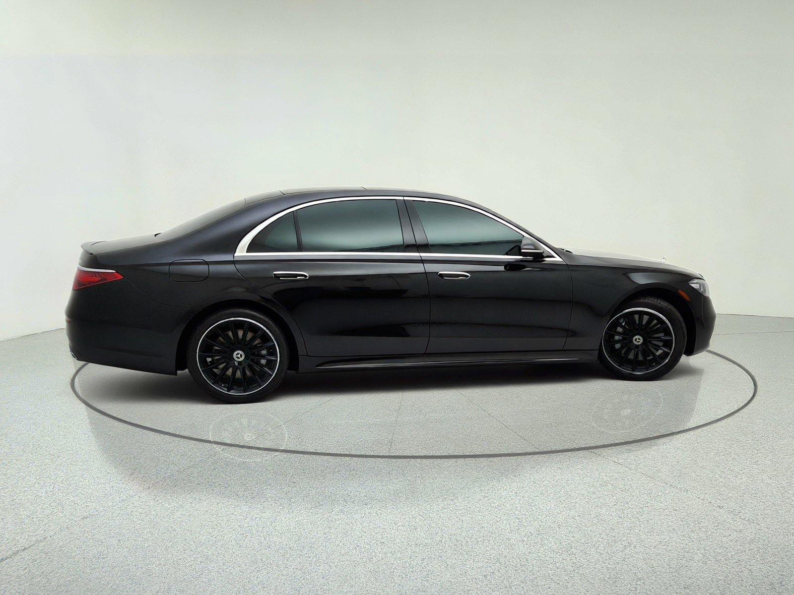 Certified Used 2022 Black Mercedes-Benz S 580 image 13