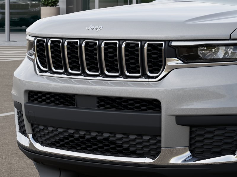 New 2026 Silver Zynith Exterior Paint Jeep Laredo image 37
