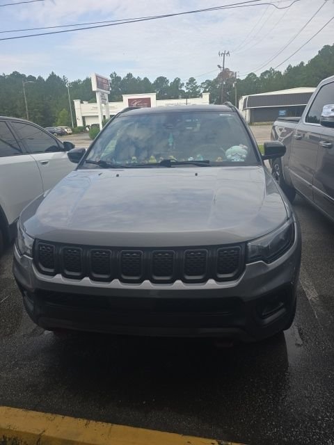 Used 2023 Silver Jeep Trailhawk image 2