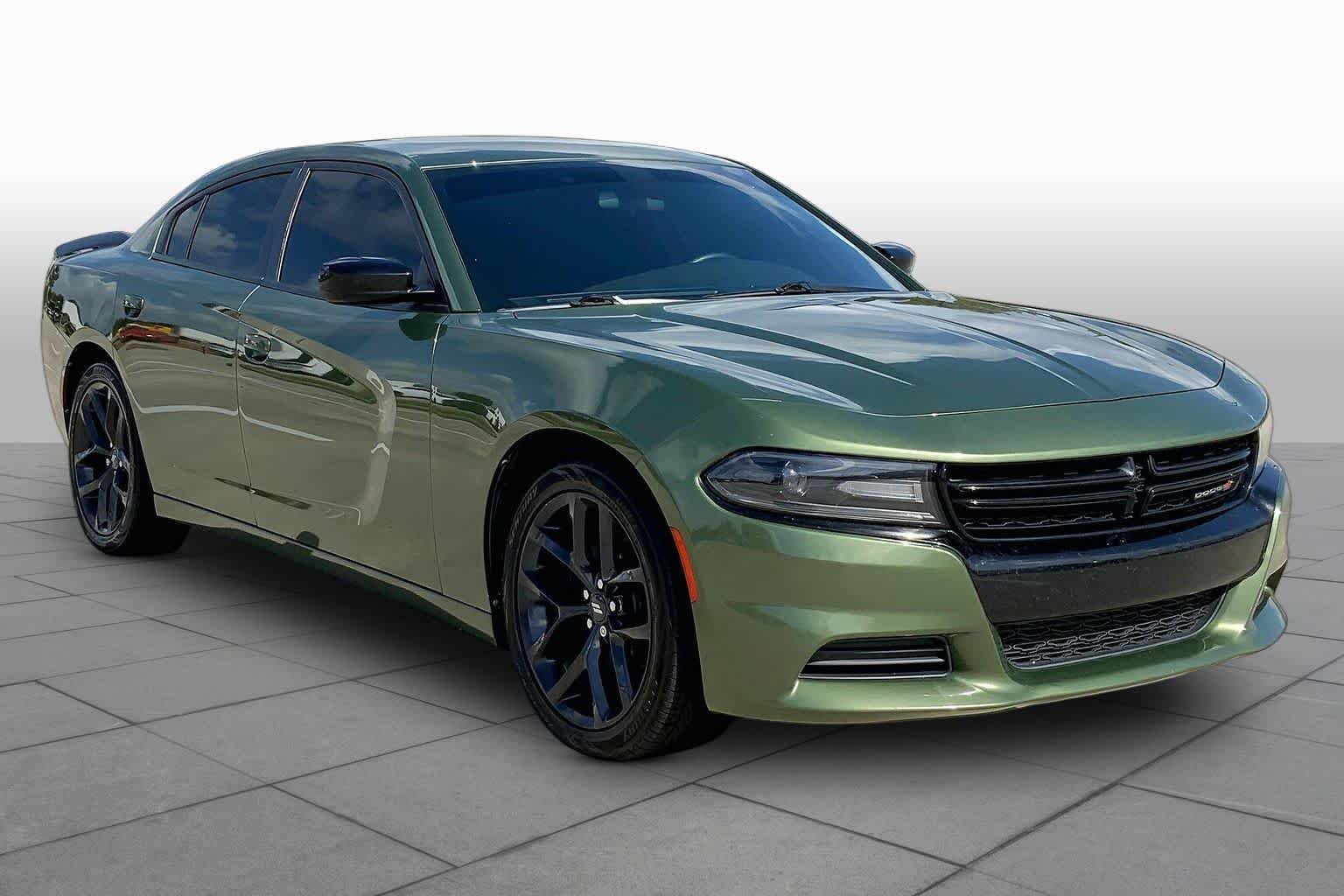 Used 2021 F8 Green Dodge SXT image 2
