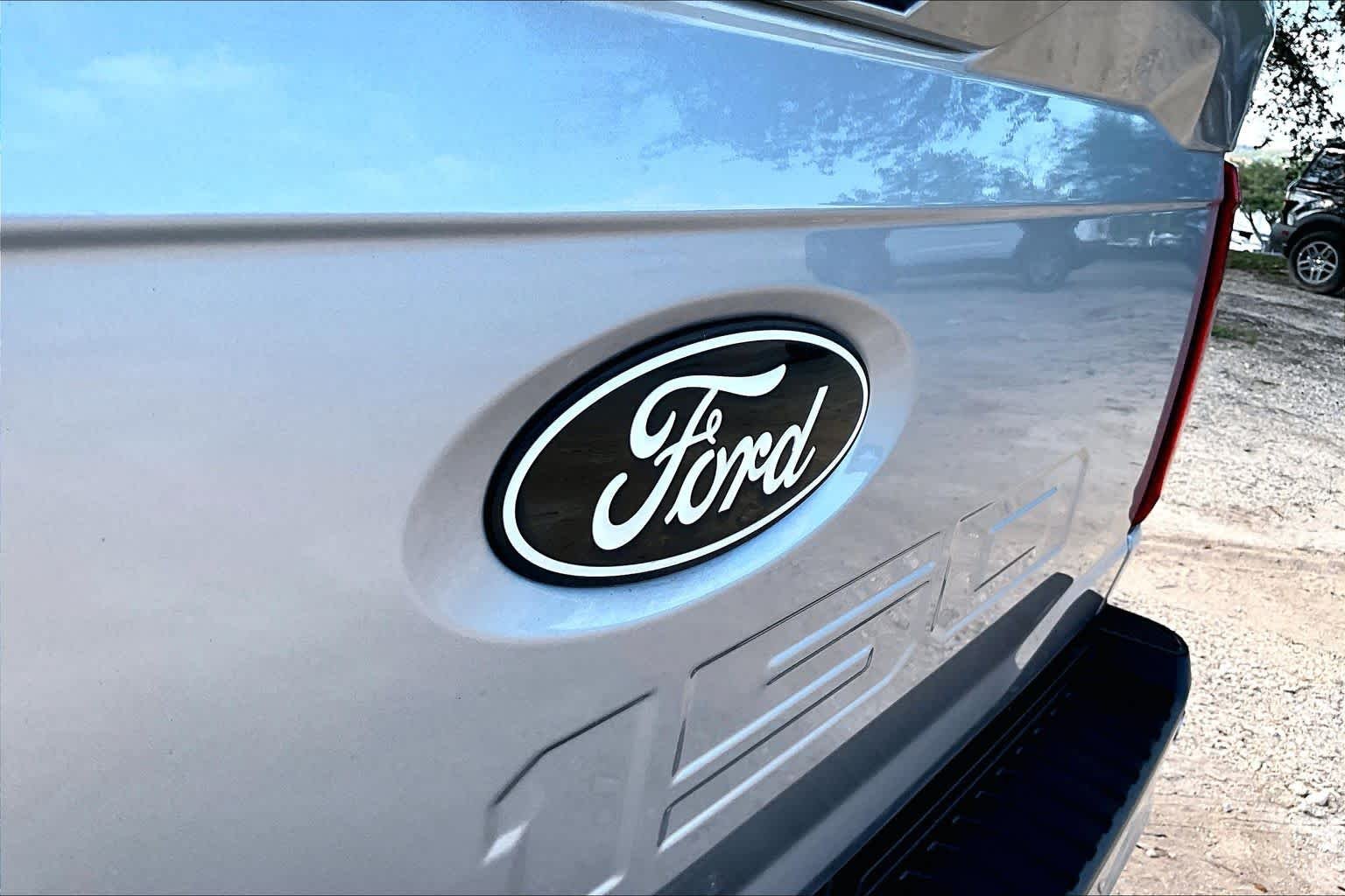 Certified Used 2024 Iconic Silver Metallic Ford XLT image 31