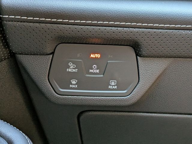 New 2026 White Volkswagen 2.0T SE w/Technology image 28