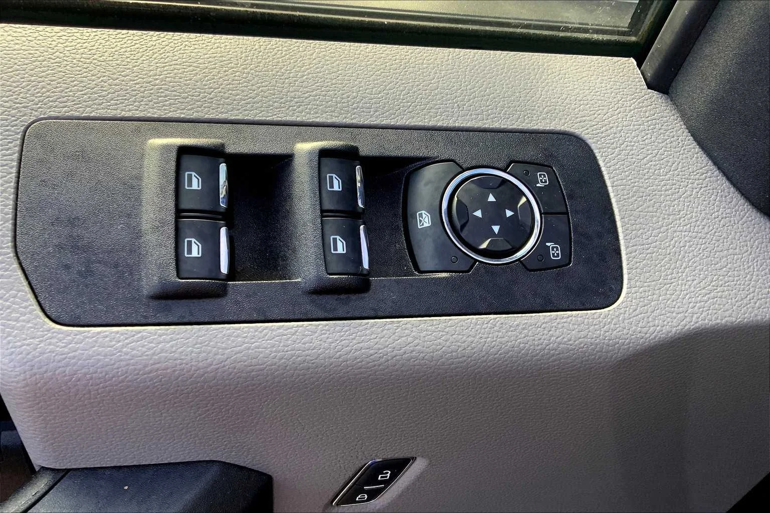 Used 2018 Blue Jeans Metallic Ford XL image 36