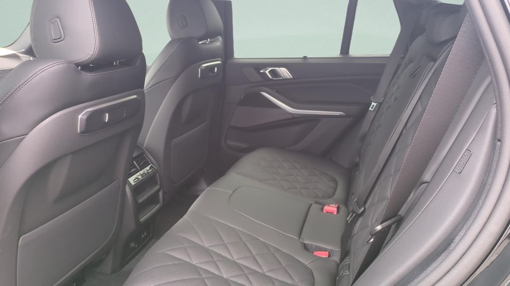 New 2026 Black Sapphire Metallic BMW xDrive50e image 20