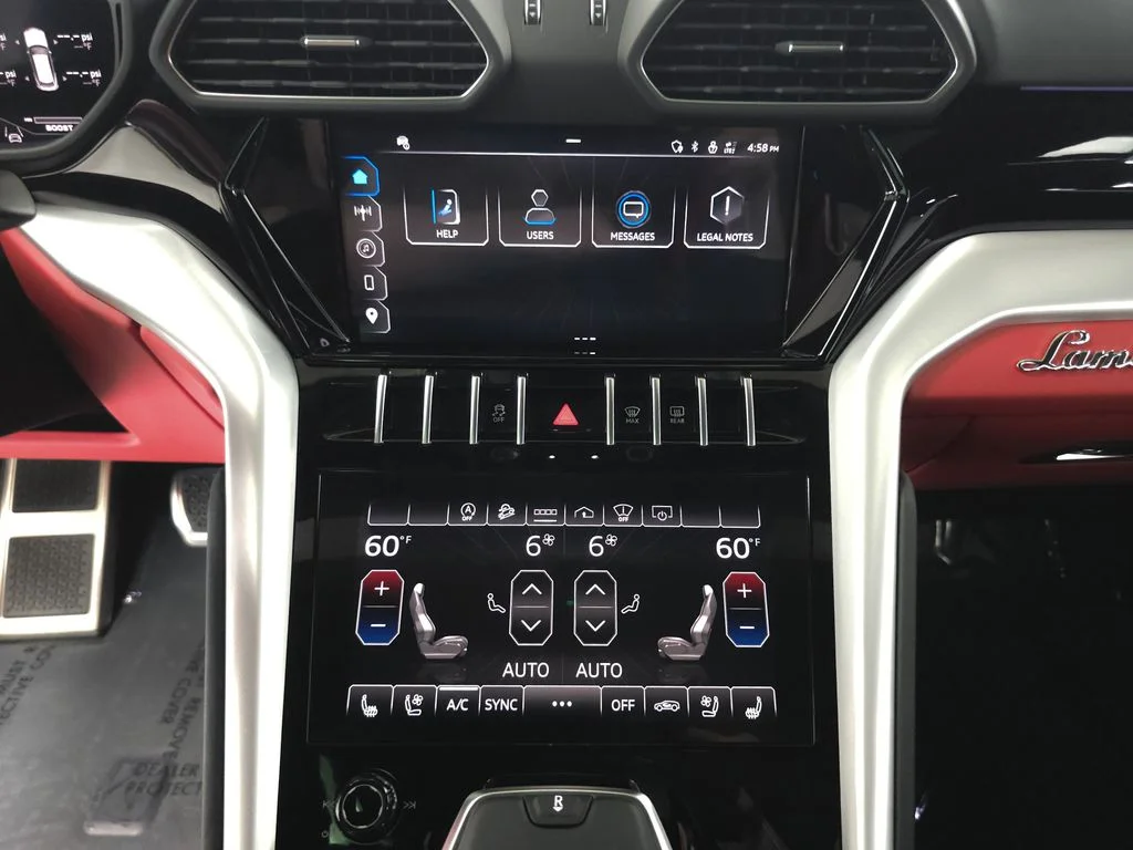 Used 2023 Balloon White Metallic Lamborghini S image 16
