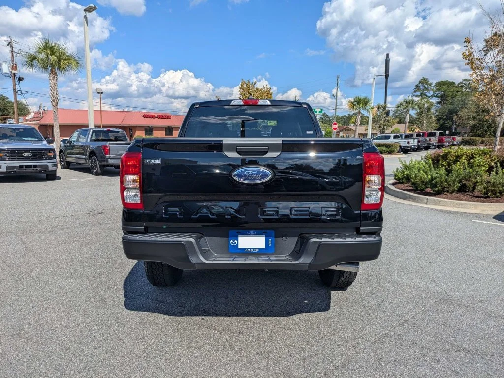 New 2026 Shadow Black Ford XL image 5
