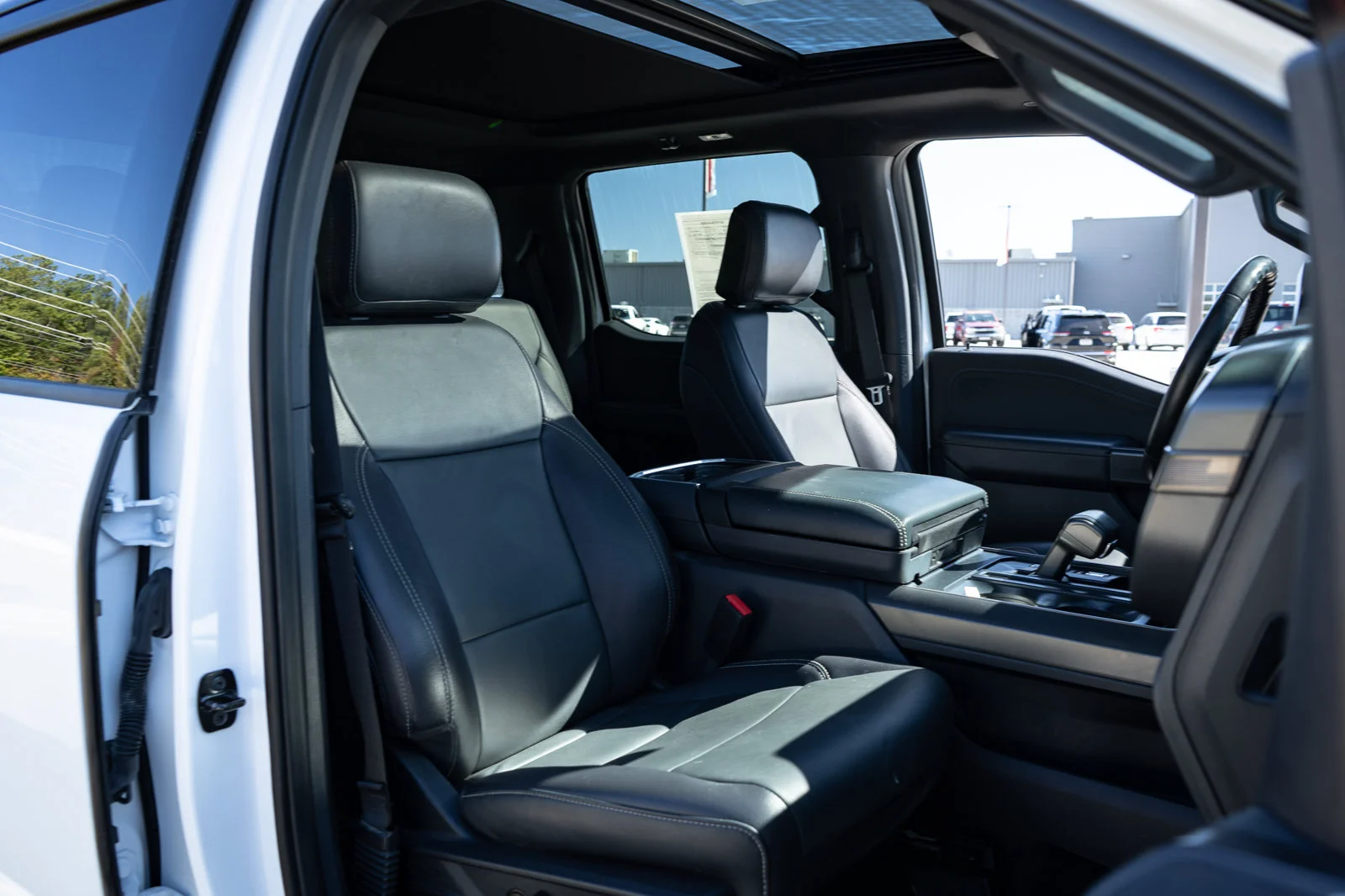 Used 2024 White Ford XLT image 22
