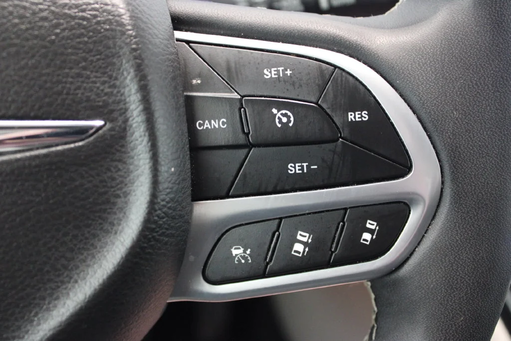 Used 2024 Black Chrysler Touring L image 23