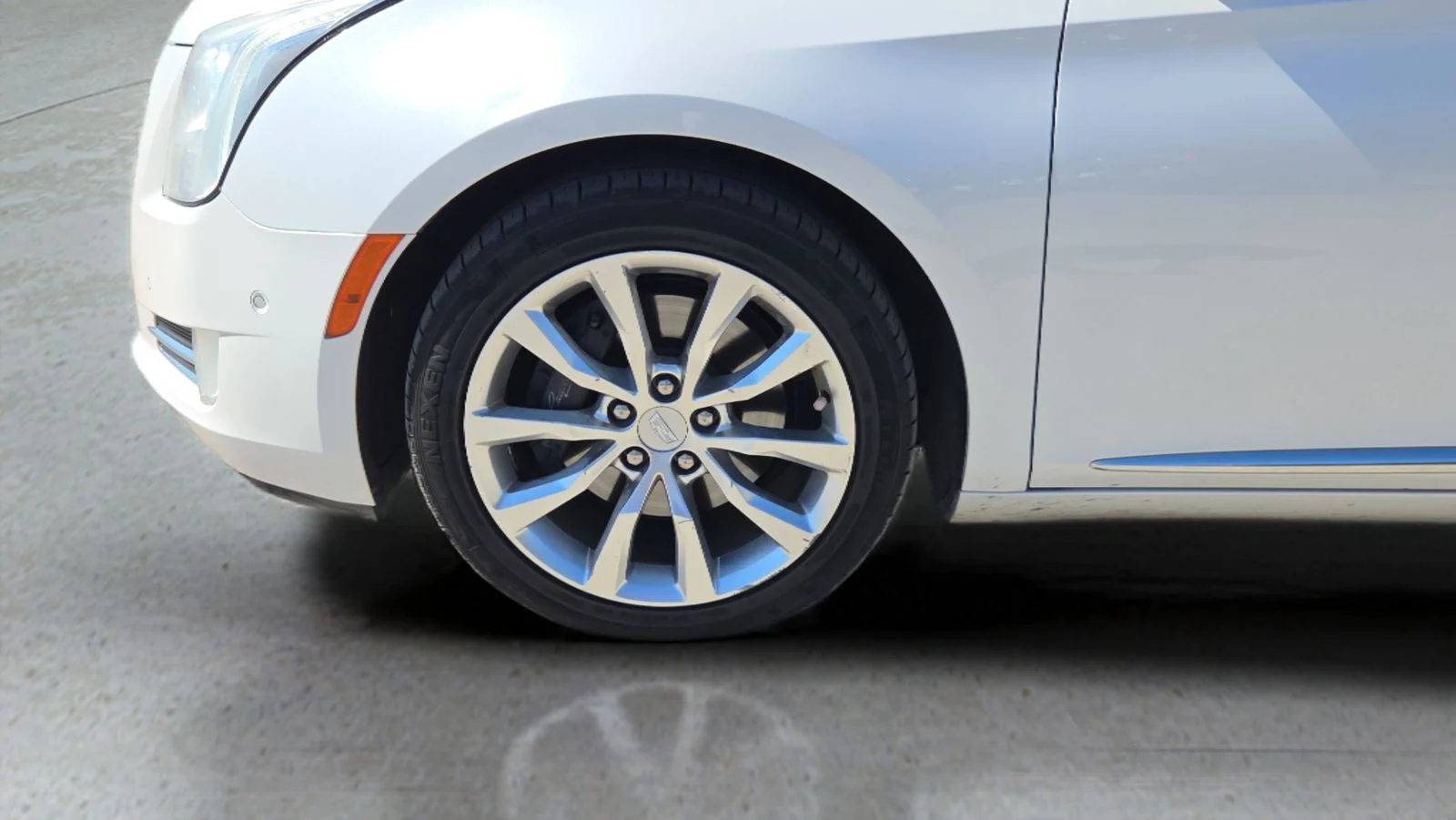 Used 2016 White Cadillac Luxury image 19