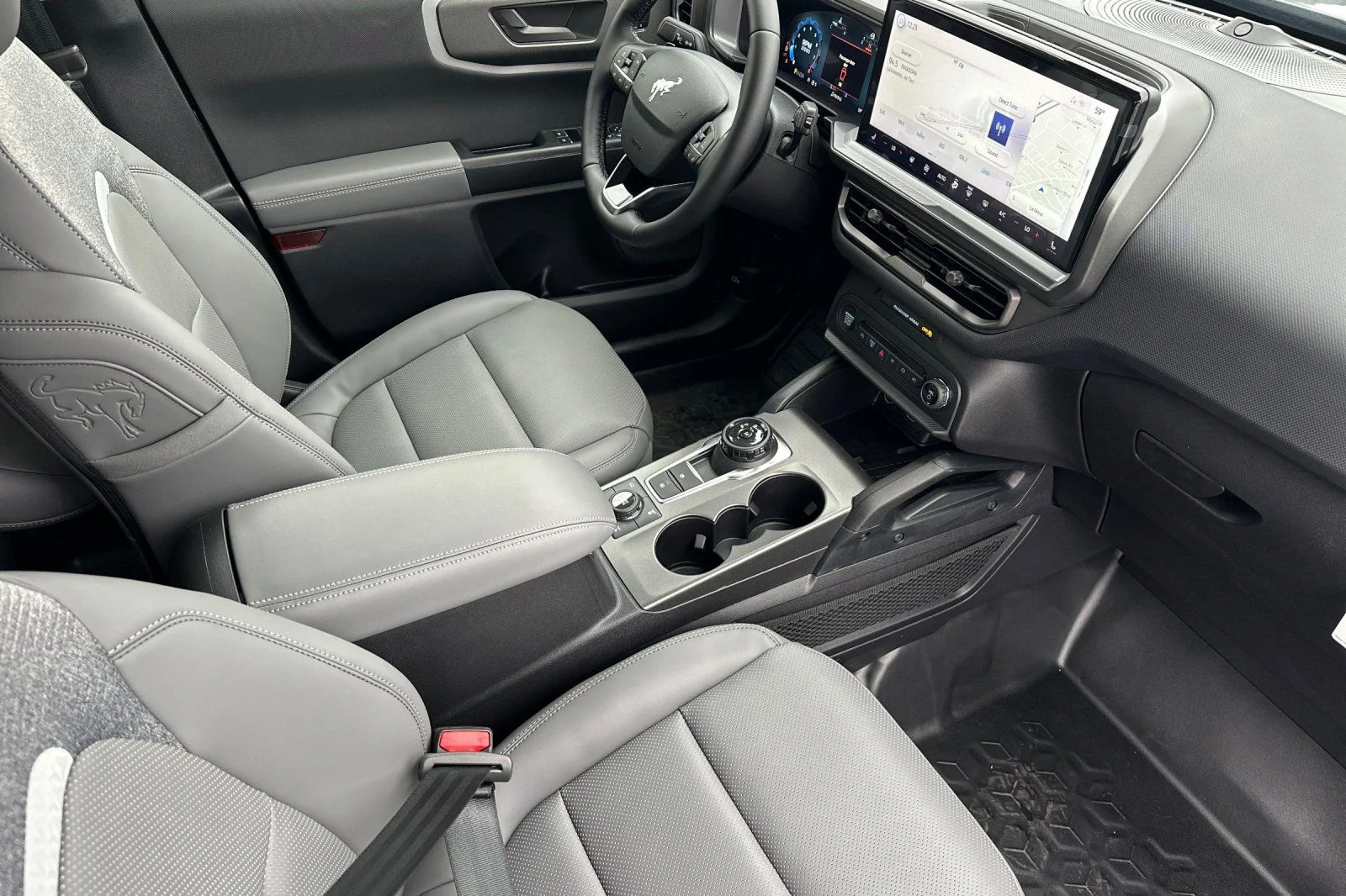New 2025 Carbonized Gray Metallic Ford Badlands® image 15