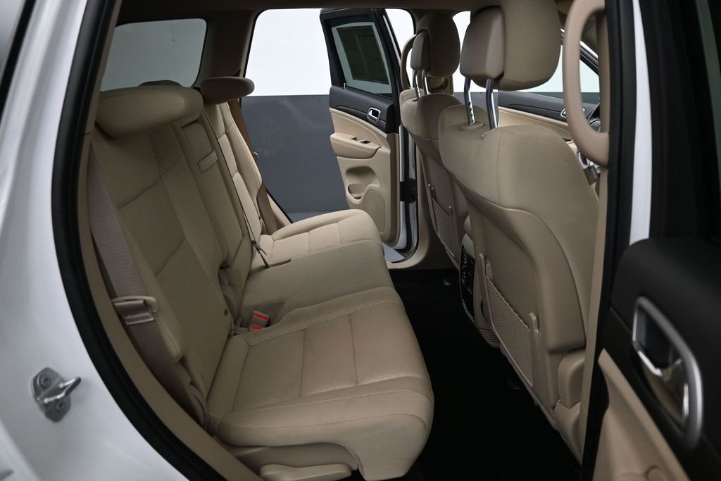 Used 2022 White Jeep Laredo E image 30