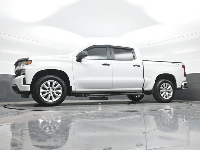 Used 2021 White Chevrolet Custom image 21