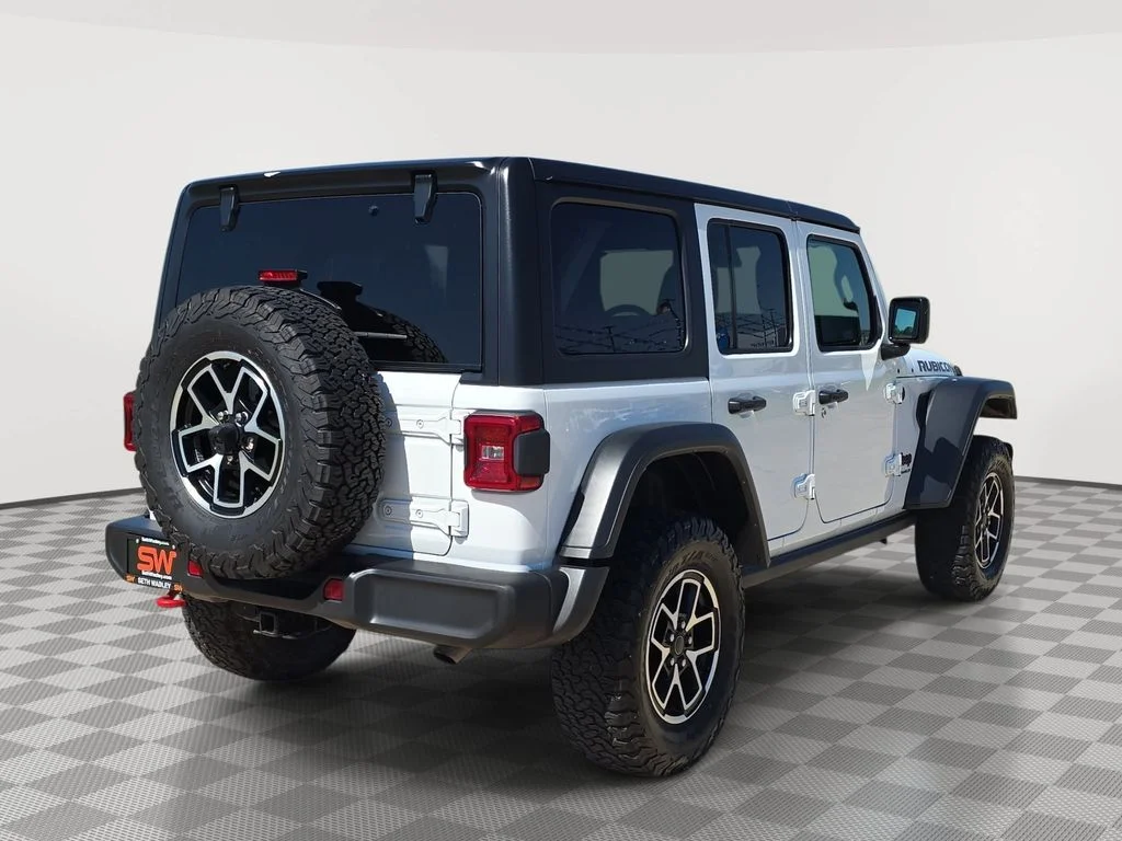 Used 2024 Bright White Clearcoat Jeep Rubicon image 42