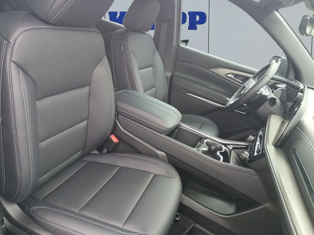 New 2026 Summit White Chevrolet LT image 17
