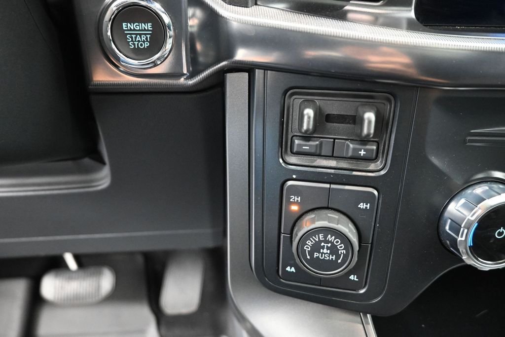 Used 2025 Red Ford Lariat image 27