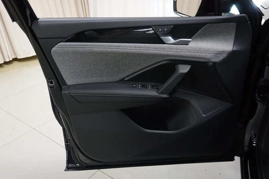 New 2026 Deep Black Volkswagen S image 25