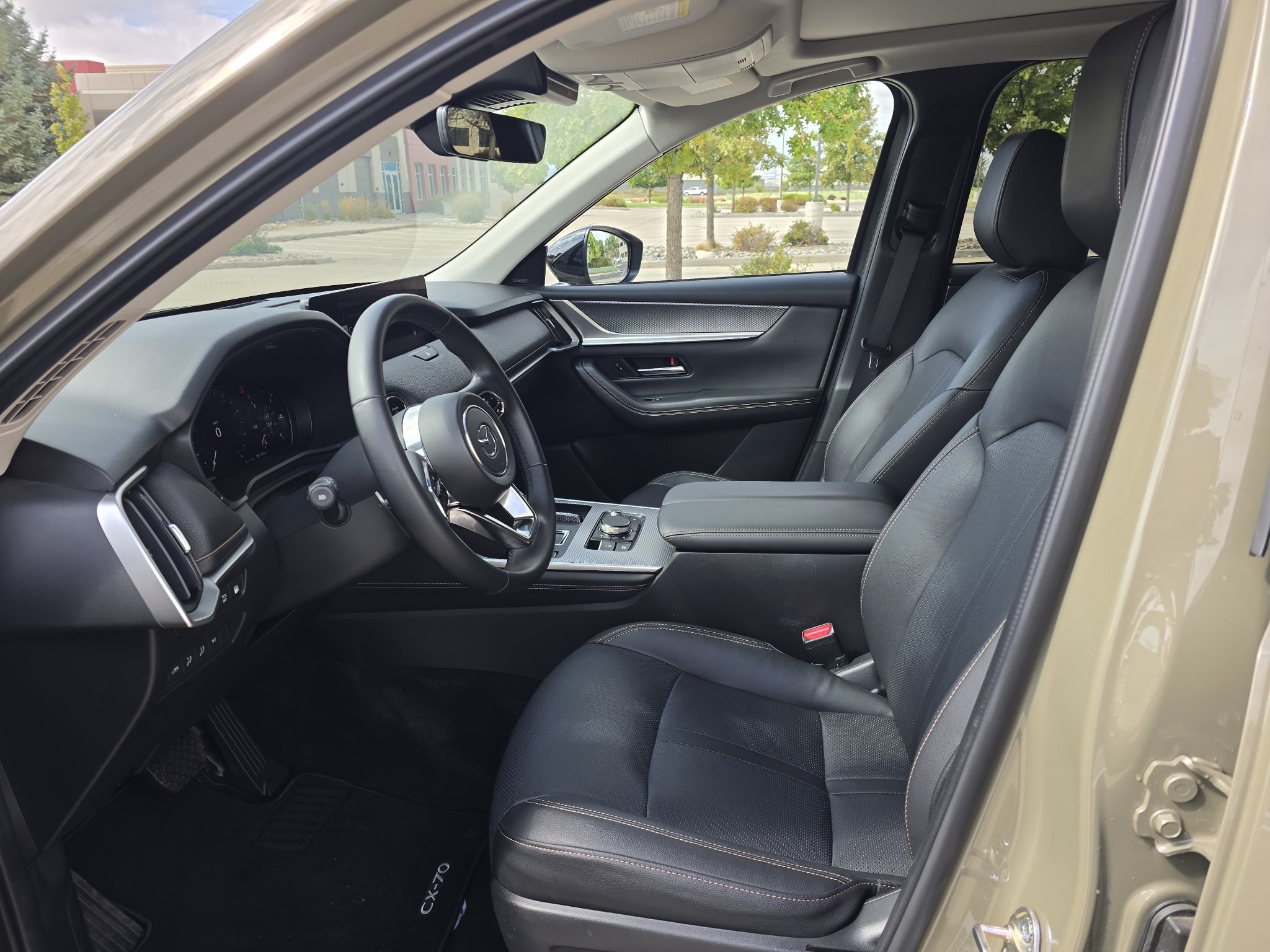 Used 2025 Zircon Sand Metallic Mazda Premium Package image 13