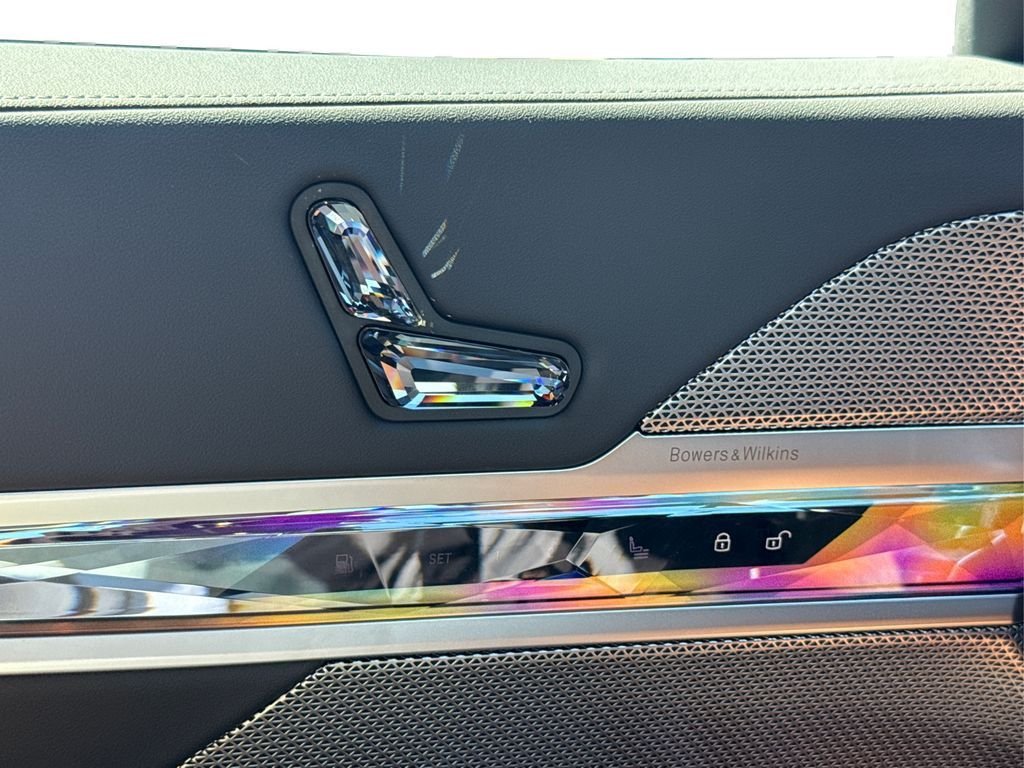 New 2026 Black BMW 750e xDrive image 25