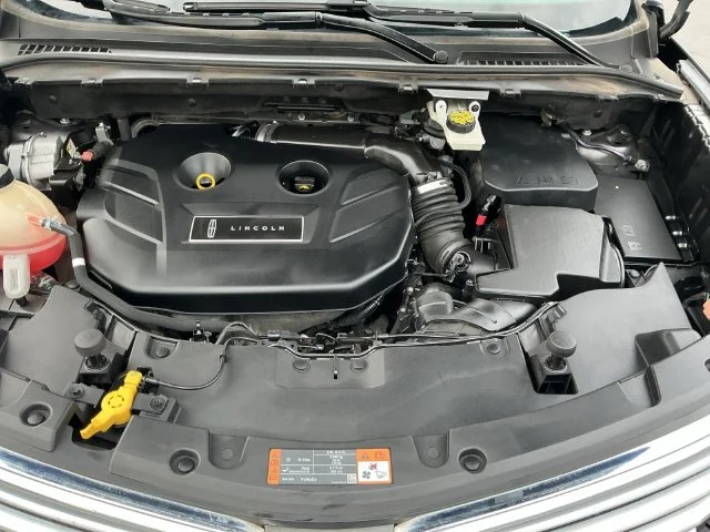 Used 2017 Magnetic Gray Metallic Lincoln Premiere image 24