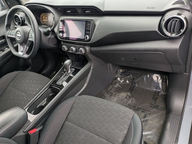 Used 2024 Boulder Gray Nissan SV image 27