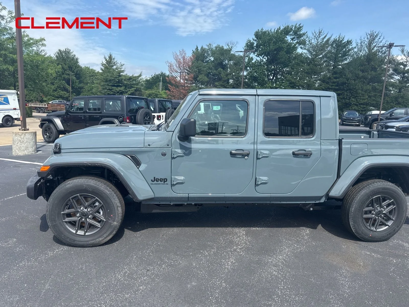 New 2026 Anvil Clear-Coat Exterior Paint Jeep Sport S image 3