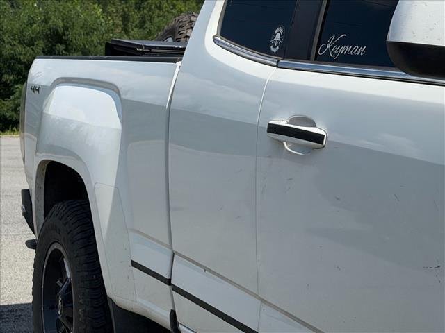 Used 2016 Summit White GMC 4WD SLE image 9