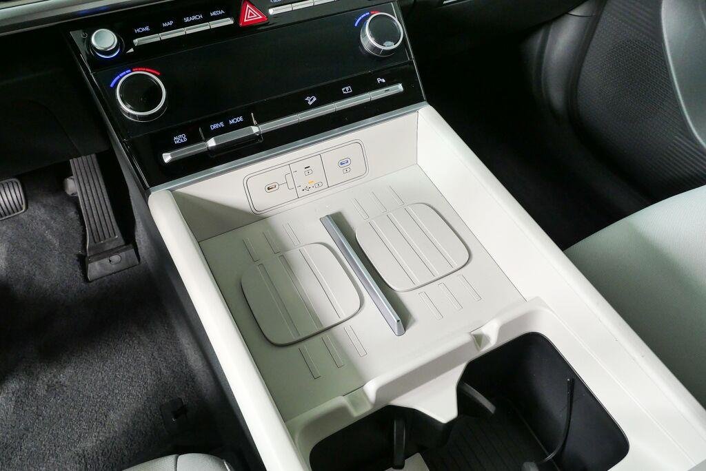 New 2026 Phantom Black Hyundai SE image 52