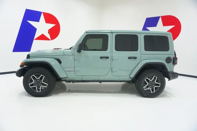 Used 2024 Earl Clear Coat Jeep Sahara image 10